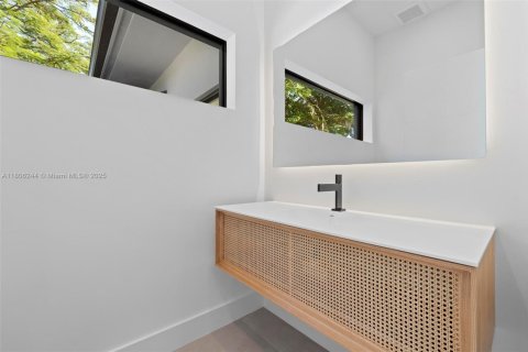Villa ou maison à louer à Pinecrest, Floride: 5 chambres № 1747919 - photo 9
