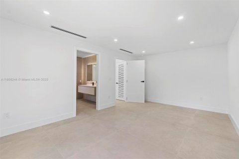 Villa ou maison à louer à Pinecrest, Floride: 5 chambres № 1747919 - photo 27