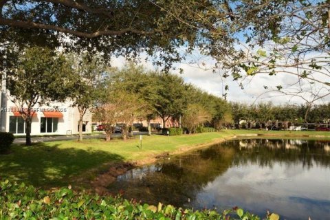 Commercial property in Miramar, Florida № 2086408 - photo 14