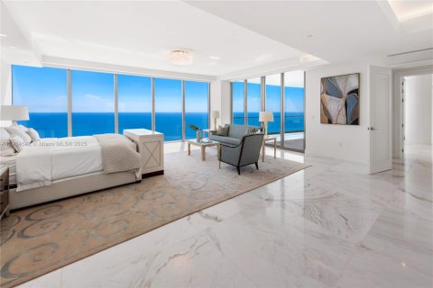 Condominio en venta en Sunny Isles Beach, Florida, 7 dormitorios, 928.37 m2 № 1970025 - foto 15