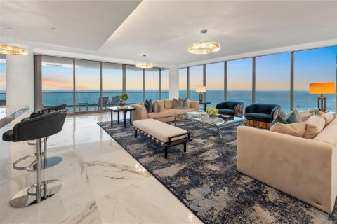 Condominio en venta en Sunny Isles Beach, Florida, 7 dormitorios, 928.37 m2 № 1970025 - foto 5