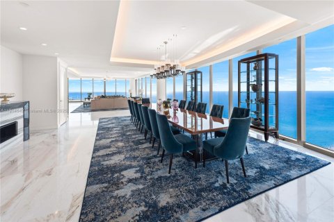 Condominio en venta en Sunny Isles Beach, Florida, 7 dormitorios, 928.37 m2 № 1970025 - foto 3