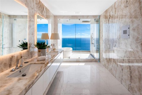 Condominio en venta en Sunny Isles Beach, Florida, 7 dormitorios, 928.37 m2 № 1970025 - foto 17