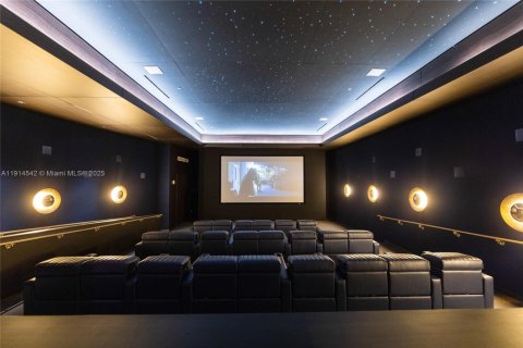 Condominio en venta en Sunny Isles Beach, Florida, 7 dormitorios, 928.37 m2 № 1970025 - foto 24