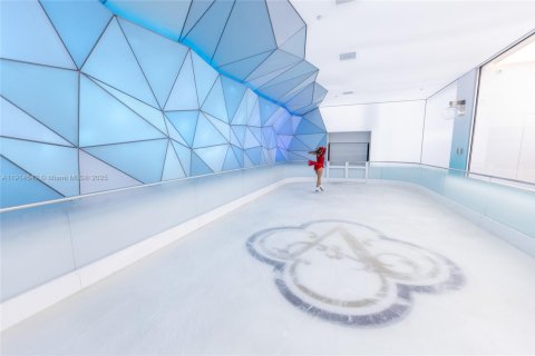 Condominio en venta en Sunny Isles Beach, Florida, 7 dormitorios, 928.37 m2 № 1970025 - foto 25