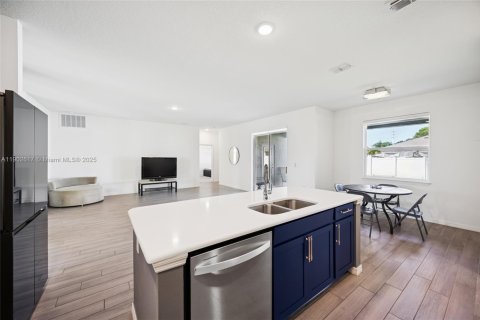 House in Port St. Lucie, Florida 3 bedrooms, 217.11 sq.m. № 1954018 - photo 18