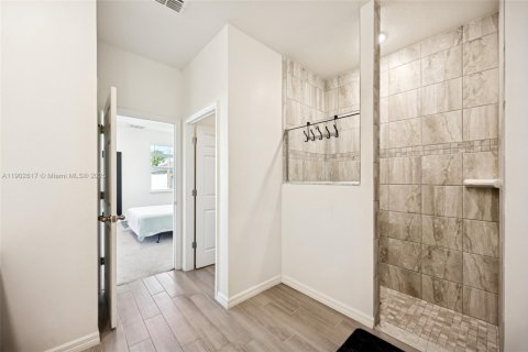 House in Port St. Lucie, Florida 3 bedrooms, 217.11 sq.m. № 1954018 - photo 25