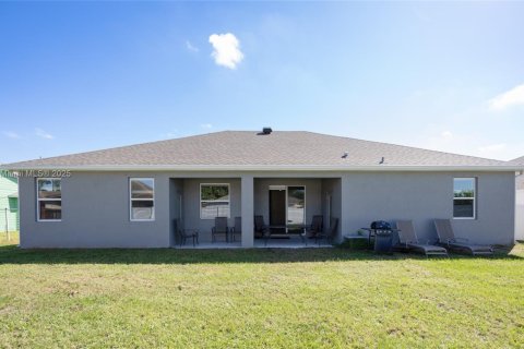 House in Port St. Lucie, Florida 3 bedrooms, 217.11 sq.m. № 1954018 - photo 7