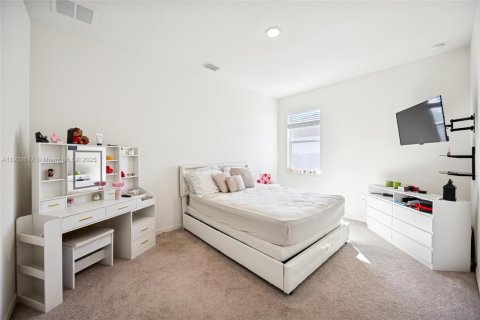 House in Port St. Lucie, Florida 3 bedrooms, 217.11 sq.m. № 1954018 - photo 29