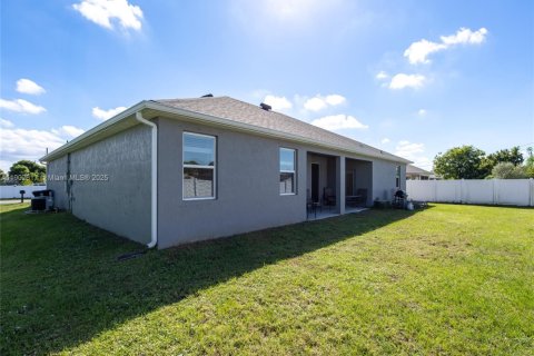 House in Port St. Lucie, Florida 3 bedrooms, 217.11 sq.m. № 1954018 - photo 9