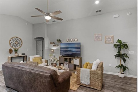 House in Haines City, Florida 4 bedrooms, 157.75 sq.m. № 1845032 - photo 6