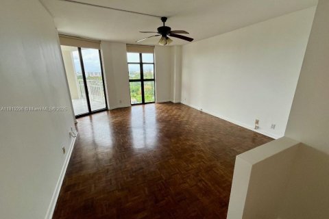 Condominio en alquiler en Miami, Florida, 2 dormitorios, 121.89 m2 № 1781792 - foto 11