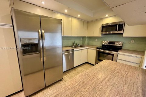 Condominio en alquiler en Miami, Florida, 2 dormitorios, 121.89 m2 № 1781792 - foto 5