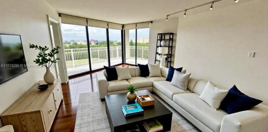 Condominio en Miami, Florida, 2 dormitorios  № 1781792
