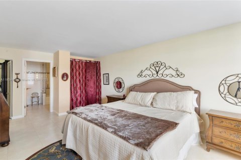 Condominio en venta en Sunny Isles Beach, Florida, 2 dormitorios, 138.24 m2 № 1955318 - foto 21