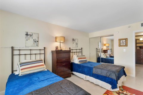 Condominio en venta en Sunny Isles Beach, Florida, 2 dormitorios, 138.24 m2 № 1955318 - foto 29