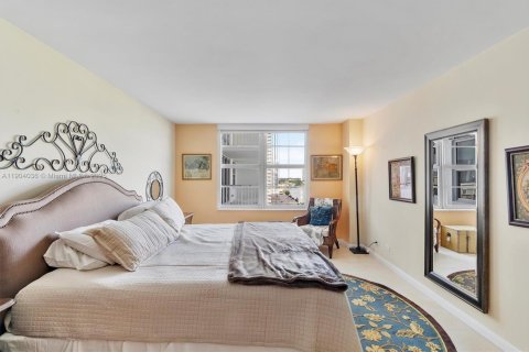 Condominio en venta en Sunny Isles Beach, Florida, 2 dormitorios, 138.24 m2 № 1955318 - foto 20