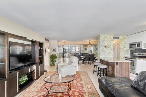 Condominio en venta en Sunny Isles Beach, Florida, 2 dormitorios, 138.24 m2 № 1955318 - foto 16