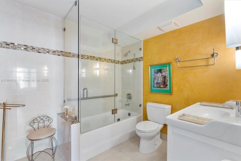 Condominio en venta en Sunny Isles Beach, Florida, 2 dormitorios, 138.24 m2 № 1955318 - foto 24