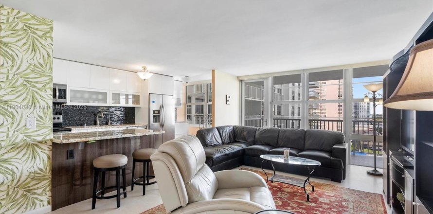 Condominio en Sunny Isles Beach, Florida, 2 dormitorios  № 1955318