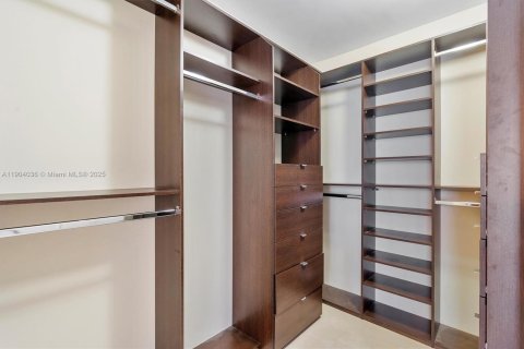 Condominio en venta en Sunny Isles Beach, Florida, 2 dormitorios, 138.24 m2 № 1955318 - foto 25