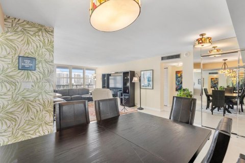 Condominio en venta en Sunny Isles Beach, Florida, 2 dormitorios, 138.24 m2 № 1955318 - foto 6