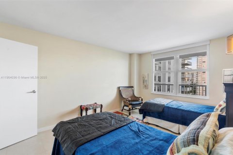 Condominio en venta en Sunny Isles Beach, Florida, 2 dormitorios, 138.24 m2 № 1955318 - foto 27