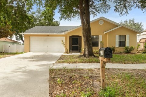 House in Brandon, Florida 3 bedrooms, 104.33 sq.m. № 2239437 - photo 9