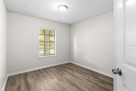 House in Brandon, Florida 3 bedrooms, 104.33 sq.m. № 2239437 - photo 15