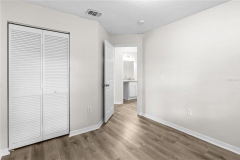 House in Brandon, Florida 3 bedrooms, 104.33 sq.m. № 2239437 - photo 16