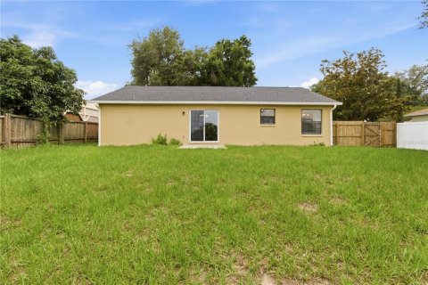 House in Brandon, Florida 3 bedrooms, 104.33 sq.m. № 2239437 - photo 26