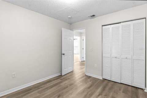 House in Brandon, Florida 3 bedrooms, 104.33 sq.m. № 2239437 - photo 22