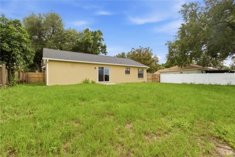 House in Brandon, Florida 3 bedrooms, 104.33 sq.m. № 2239437 - photo 25