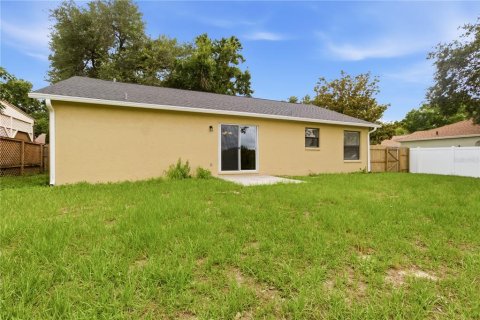 House in Brandon, Florida 3 bedrooms, 104.33 sq.m. № 2239437 - photo 19