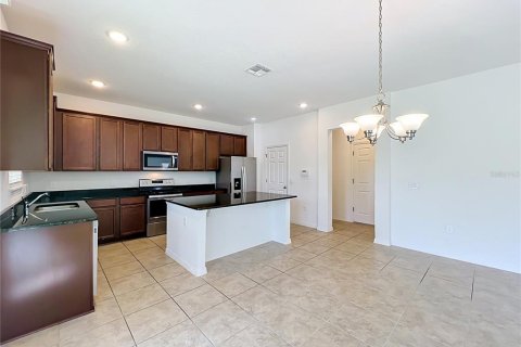 House in Oakland, Florida 4 bedrooms, 265.14 sq.m. № 2329210 - photo 14