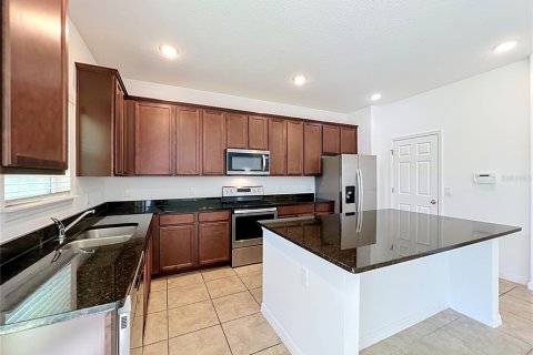 House in Oakland, Florida 4 bedrooms, 265.14 sq.m. № 2329210 - photo 15