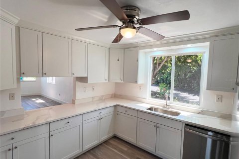 Condominio en venta en Sarasota, Florida, 2 dormitorios, 87.14 m2 № 1907648 - foto 11