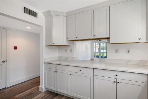 Condominio en venta en Sarasota, Florida, 2 dormitorios, 87.14 m2 № 1907648 - foto 12