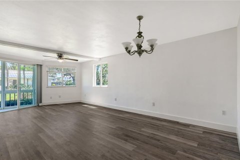Condominio en venta en Sarasota, Florida, 2 dormitorios, 87.14 m2 № 1907648 - foto 13