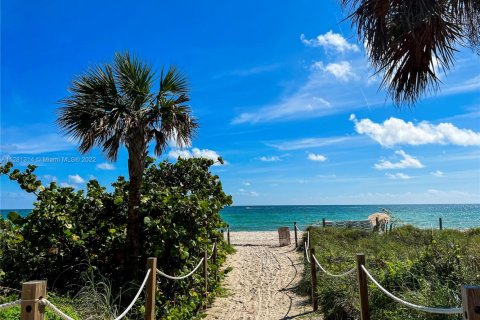 Apartamento en Miami Beach, Florida 2 dormitorios, 126.35 m2 № 2015163
