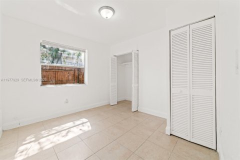 House in North Miami Beach, Florida 2 bedrooms № 2044539 - photo 12