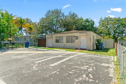 House in North Miami Beach, Florida 2 bedrooms № 2044539 - photo 15