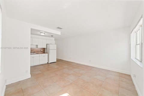 House in North Miami Beach, Florida 2 bedrooms № 2044539 - photo 4