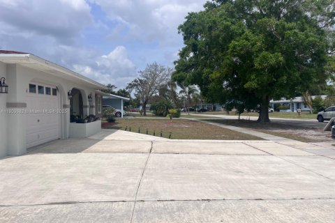 Villa ou maison à vendre à Port St. Lucie, Floride: 3 chambres, 134.34 m2 № 1951644 - photo 5