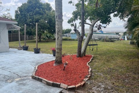 Villa ou maison à vendre à Port St. Lucie, Floride: 3 chambres, 134.34 m2 № 1951644 - photo 21