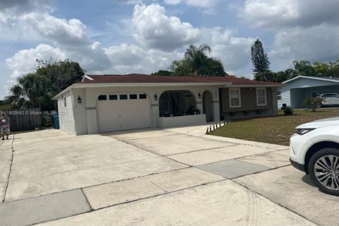 Villa ou maison à vendre à Port St. Lucie, Floride: 3 chambres, 134.34 m2 № 1951644 - photo 2