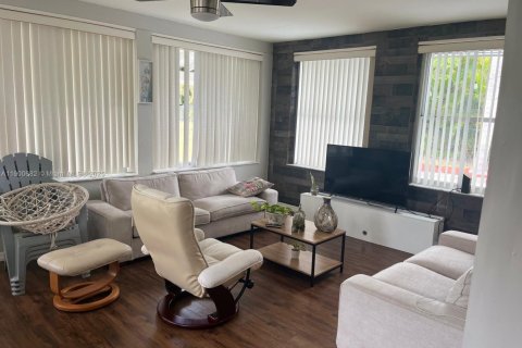 Villa ou maison à vendre à Port St. Lucie, Floride: 3 chambres, 134.34 m2 № 1951644 - photo 8