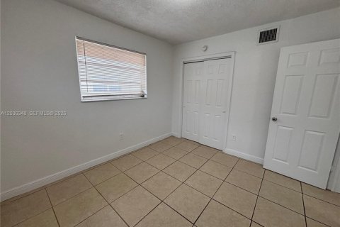 Appartement à louer à Miami, Floride: 2 chambres, 447.6 m2 № 2084284 - photo 5