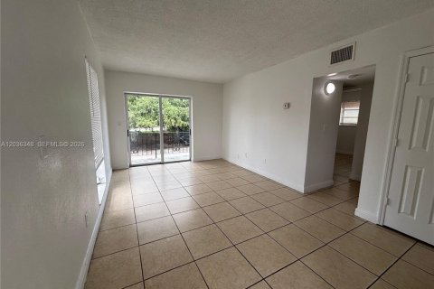 Appartement à louer à Miami, Floride: 2 chambres, 447.6 m2 № 2084284 - photo 9