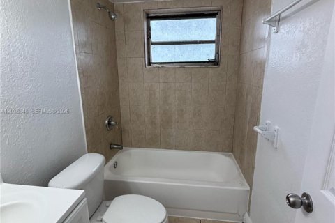 Appartement à louer à Miami, Floride: 2 chambres, 447.6 m2 № 2084284 - photo 6